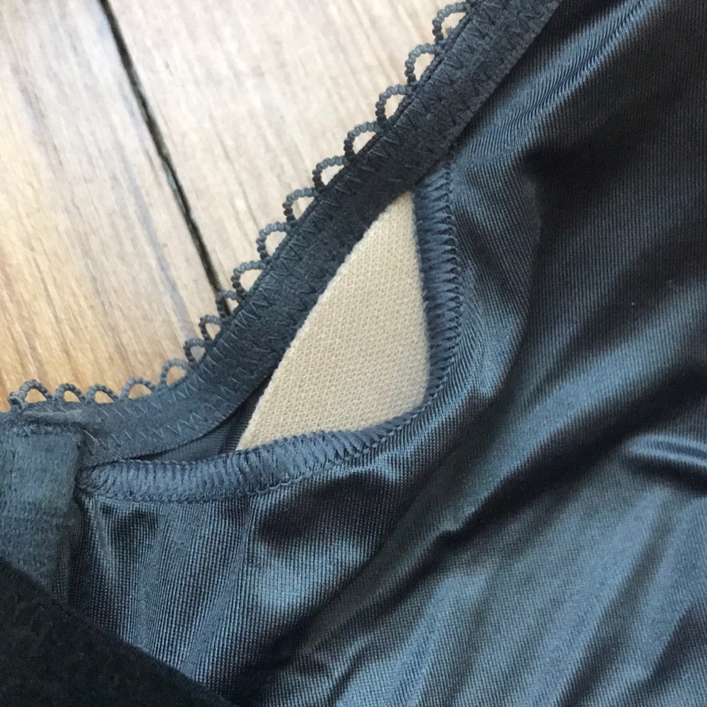 VS Bralette - Picture 4 of 7